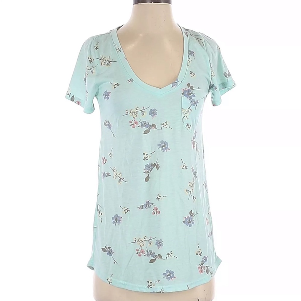Make + model small floral top NWT